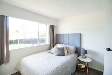 Photo of property in 32 Palliser Place, Milson, Palmerston North, 4414