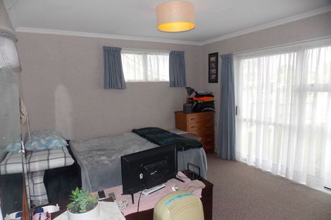 Photo of property in 31 Hillcrest Drive, Kelvin Grove, Palmerston North, 4414