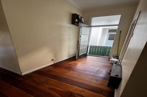 Photo of property in 218 Clyde Street, Island Bay, Wellington, 6023