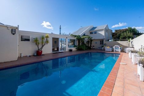 Photo of property in 3 Moana Place, Taradale, Napier, 4112