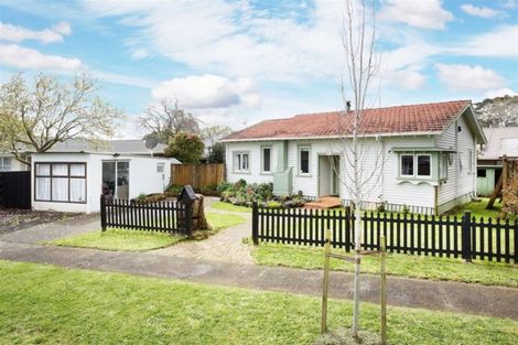 Photo of property in 1 Childs Avenue, Pukekohe, 2120