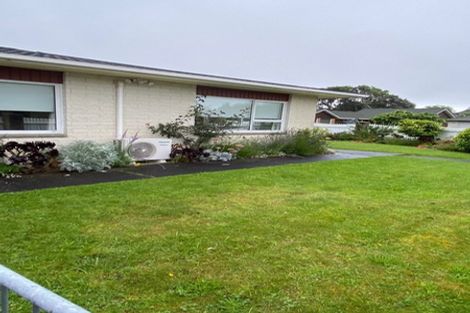 Photo of property in 28 Oriwa Street, Waikanae, 5036