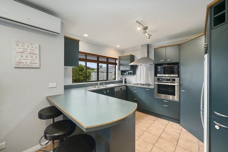 Photo of property in 144 Guildford Drive, Paraparaumu Beach, Paraparaumu, 5032