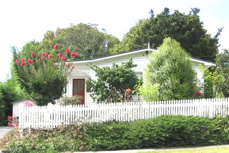 Photo of property in 37 Northall Road, New Lynn, Auckland, 0600