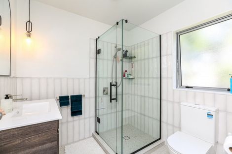 Photo of property in 130a Wairau Road, Oakura, 4314