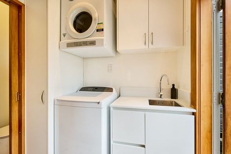 Photo of property in 22 Fairfield Avenue, Fairfield, Lower Hutt, 5011