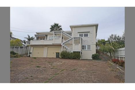 Photo of property in 592 Beach Road, Rothesay Bay, Auckland, 0630