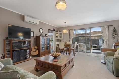 Photo of property in 2a Compton Place, Mount Maunganui, 3116