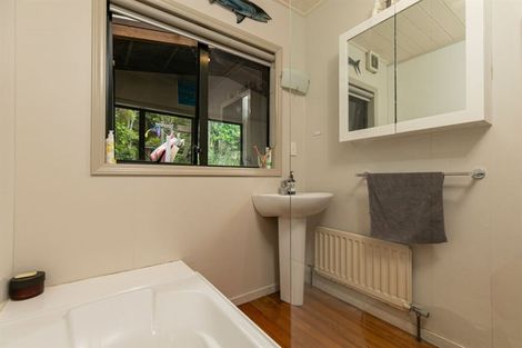 Photo of property in 166 Opanuku Road, Henderson Valley, Auckland, 0612