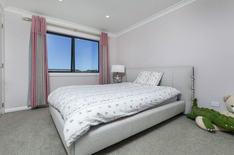 Photo of property in 7 Sir Lincoln Drive, Kumeu, 0810