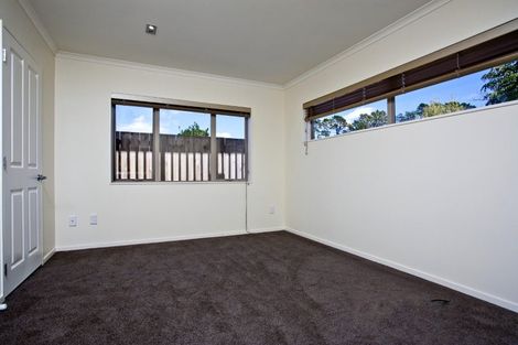 Photo of property in 112 San Marino Drive West, Henderson, Auckland, 0612