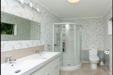 Photo of property in 6c Waterloo Place, Westown, New Plymouth, 4310