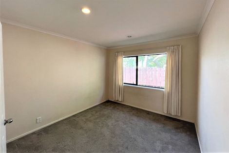 Photo of property in 33a Minaret Drive, Bucklands Beach, Auckland, 2014