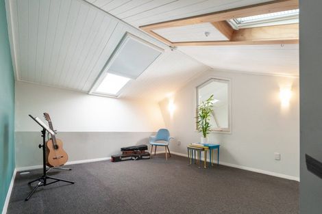 Photo of property in 10 Oxford Terrace, Mount Cook, Wellington, 6021