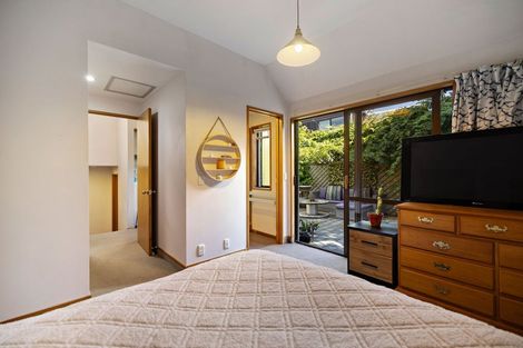 Photo of property in 14 Earnslaw Terrace, Queenstown, 9300