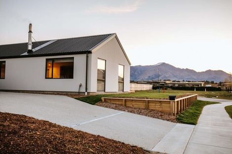 Photo of property in 19 Pounamu Avenue, Albert Town, Wanaka, 9305