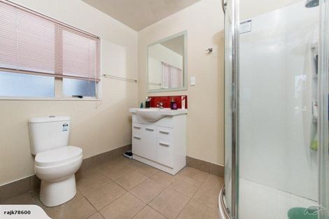 Photo of property in 1/49 Sungrove Rise, Sunnyvale, Auckland, 0612