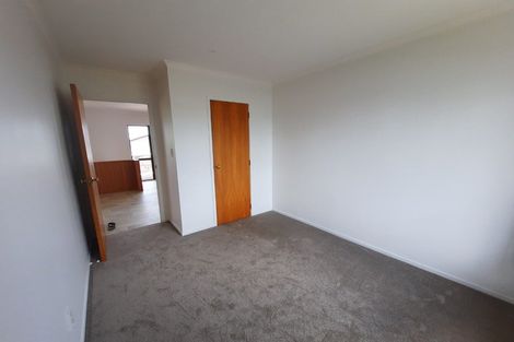 Photo of property in 32 Hadley Wood Drive, Wattle Downs, Auckland, 2103