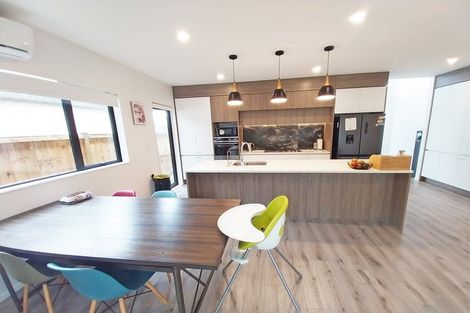 Photo of property in 18 Konoba Avenue, Kumeu, 0810