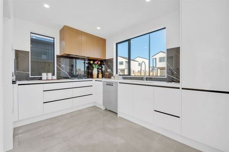 Photo of property in 24 John Gray Street, Papakura, 2110