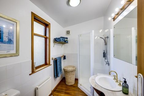 Photo of property in 2 Cobden Crescent, Bluff Hill, Napier, 4110