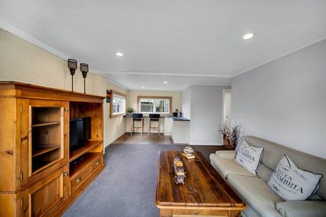 Photo of property in 6 Snowden Place, Opaheke, Papakura, 2113