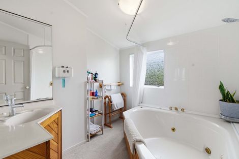 Photo of property in 25 Mark Place, Lynmore, Rotorua, 3010