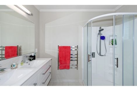 Photo of property in 33 Euphrasie Drive, Aidanfield, Christchurch, 8025