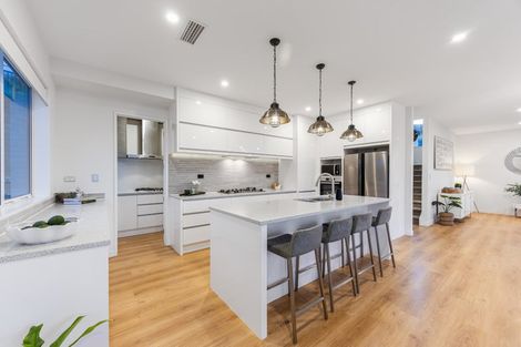 Photo of property in 32 Cavalli Road, Long Bay, Auckland, 0630