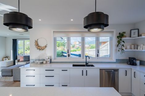 Photo of property in 3 Barbaras Way, Waikanae Beach, Waikanae, 5036