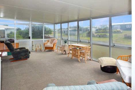 Photo of property in 14 Mack Street, Foxton Beach, Foxton, 4815