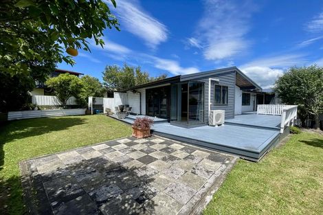 Photo of property in 182 Govett Avenue, Frankleigh Park, New Plymouth, 4310