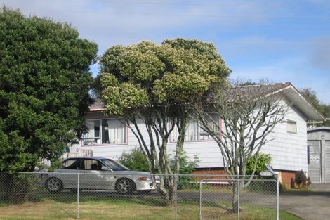 Photo of property in 301 Triangle Road, Massey, Auckland, 0614