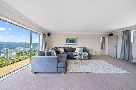 Photo of property in 34 Arahiwi Grove, Tirohanga, Lower Hutt, 5010