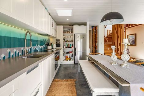 Photo of property in 6 Endeavour Place, Cooks Beach, Whitianga, 3591