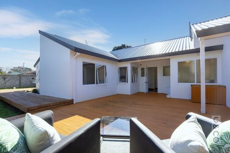 Photo of property in 4 Vintners Close, Huapai, Kumeu, 0810