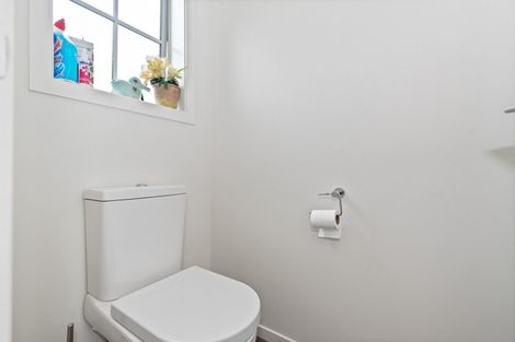 Photo of property in 37 Chiefs Court, Hamilton East, Hamilton, 3216