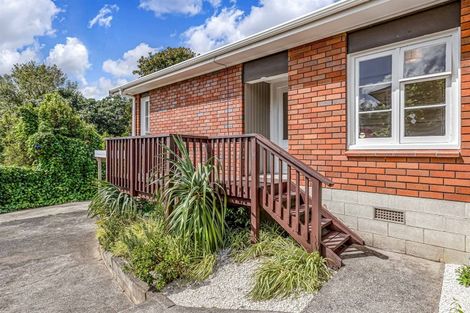 Photo of property in 1/11 Glenfern Road, Mellons Bay, Auckland, 2014