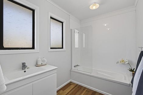 Photo of property in 25 Battiscombe Terrace, Waitara, 4320