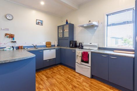 Photo of property in 43 Alma Street, Dannevirke, 4930