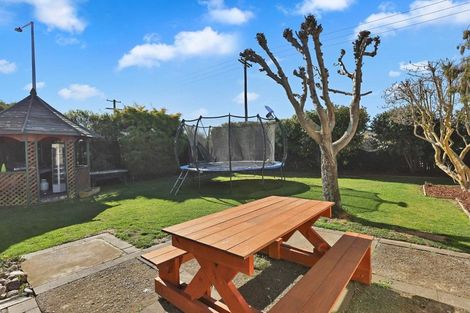 Photo of property in 2 Grahams Road, Tinwald, Ashburton, 7700