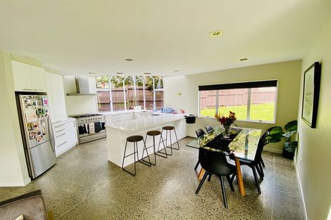 Photo of property in 2/5 Nigel Road, Browns Bay, Auckland, 0630