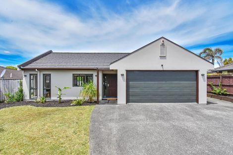 Photo of property in 18 Crannog Fen, Wattle Downs, Auckland, 2103