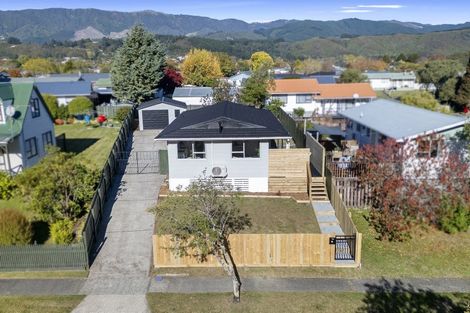 Photo of property in 24 Hartford Crescent, Totara Park, Upper Hutt, 5018