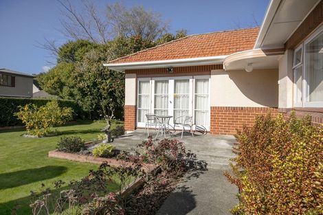 Photo of property in 21 Military Road, Boulcott, Lower Hutt, 5010