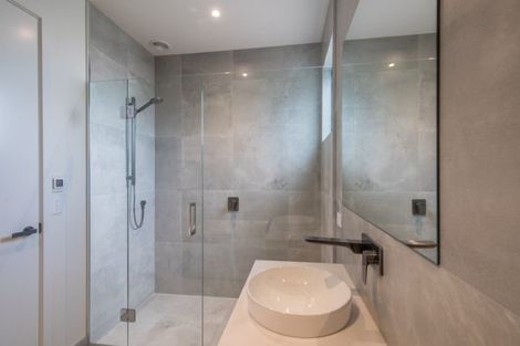 Photo of property in 33 Obelisk Street, Wanaka, 9305