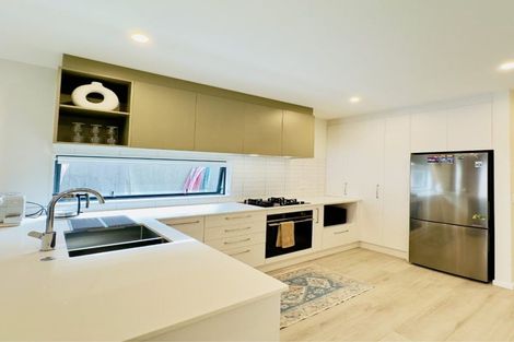 Photo of property in 6 Aquamarine Road, Rosehill, Papakura, 2113