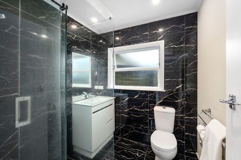 Photo of property in 1/163 Shakespeare Road, Milford, Auckland, 0620