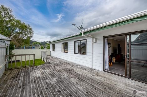 Photo of property in 2/15 Gibson Crescent, Naenae, Lower Hutt, 5011