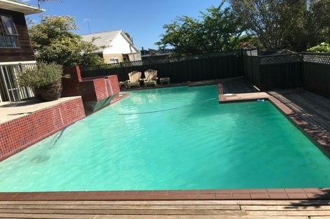 Photo of property in 1/38 Heathcote Road, Castor Bay, Auckland, 0620